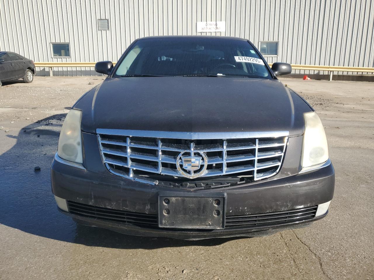 2009 Cadillac DTS - Image 5