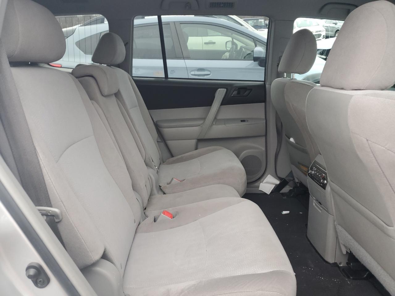 2013 Toyota Highlander - Image 12