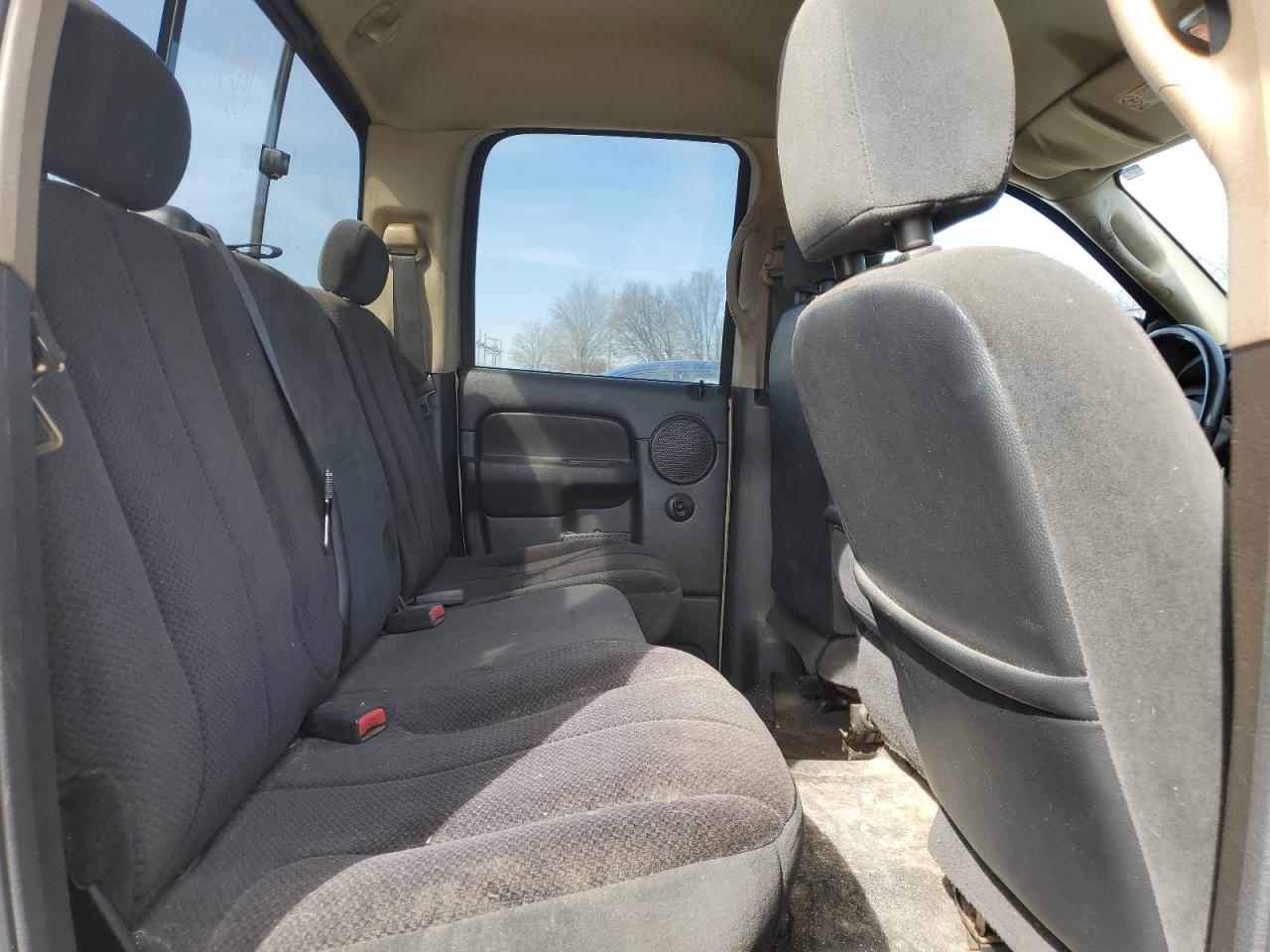 2005 Dodge RAM - Image 10