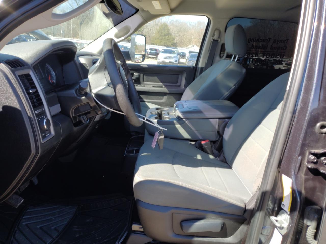 2016 RAM 3500 - Image 7