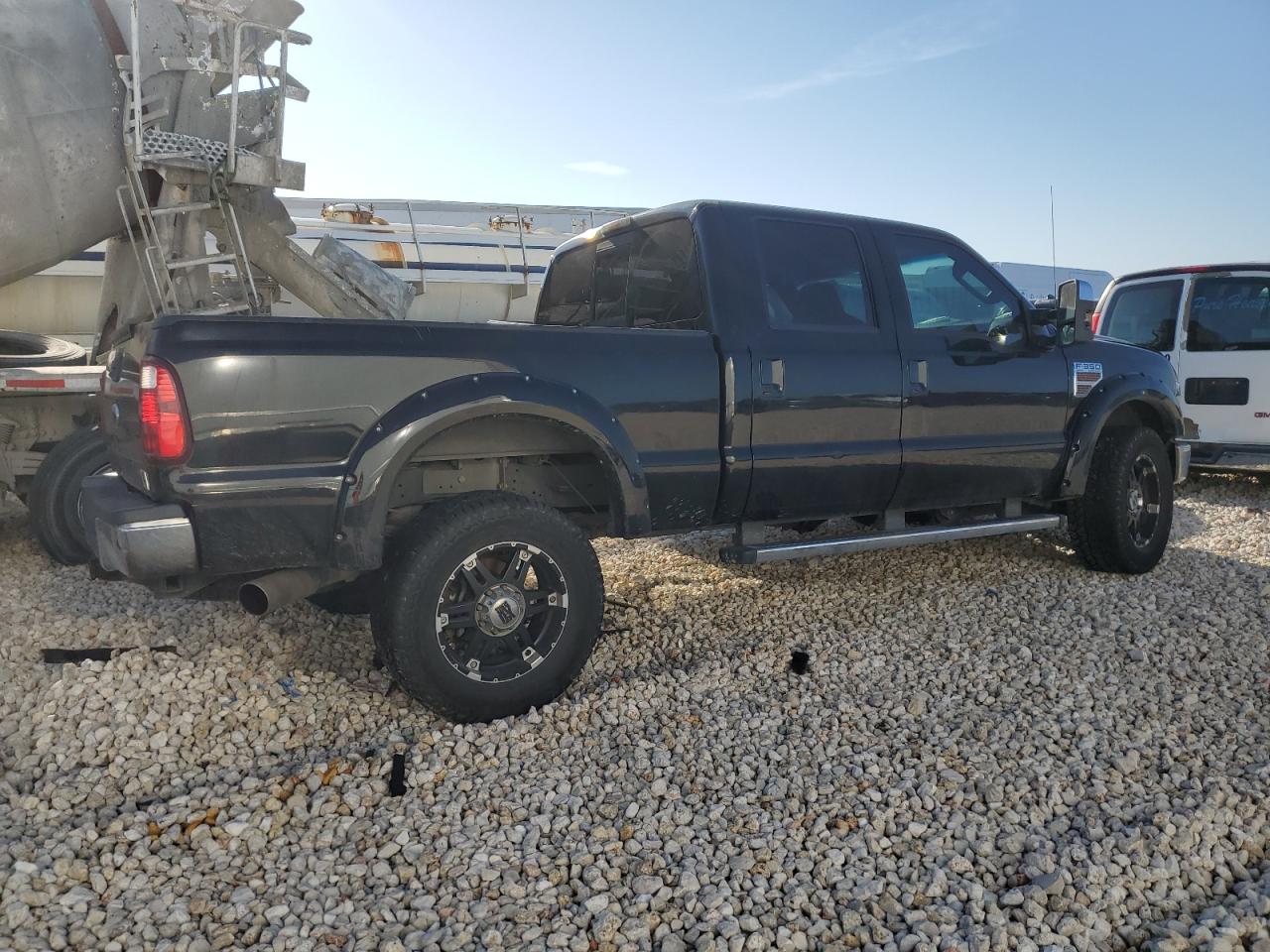 2010 Ford F350 - Image 3