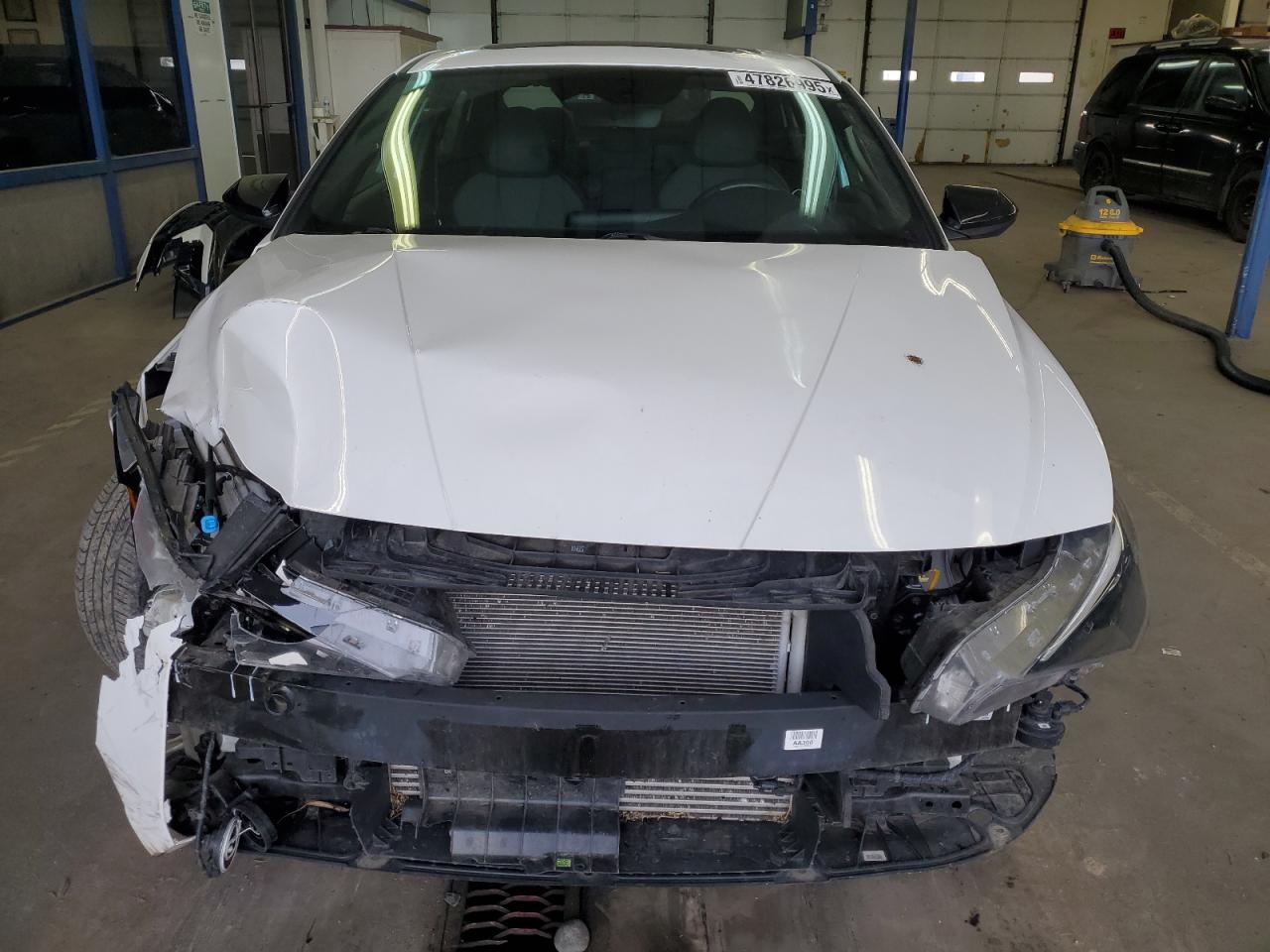 2023 Hyundai Elantra - Image 5