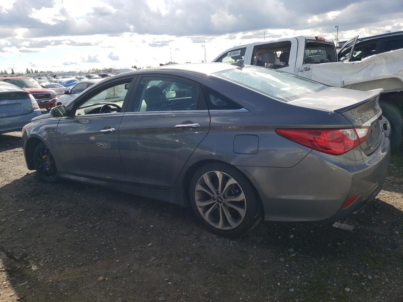 2014 Hyundai Sonata - Image 2