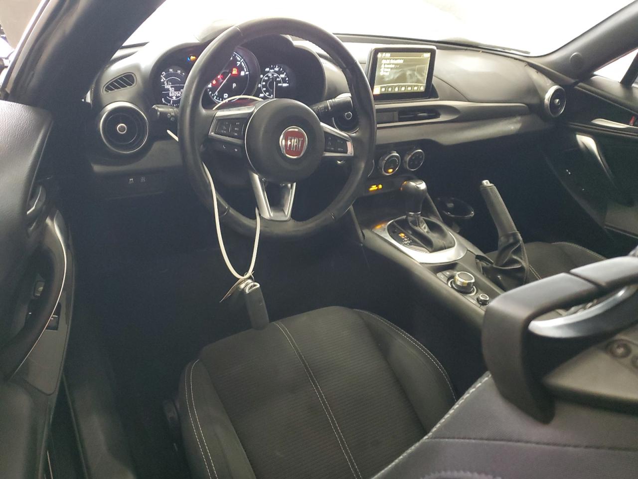 2018 Fiat 124 Spider - Image 8