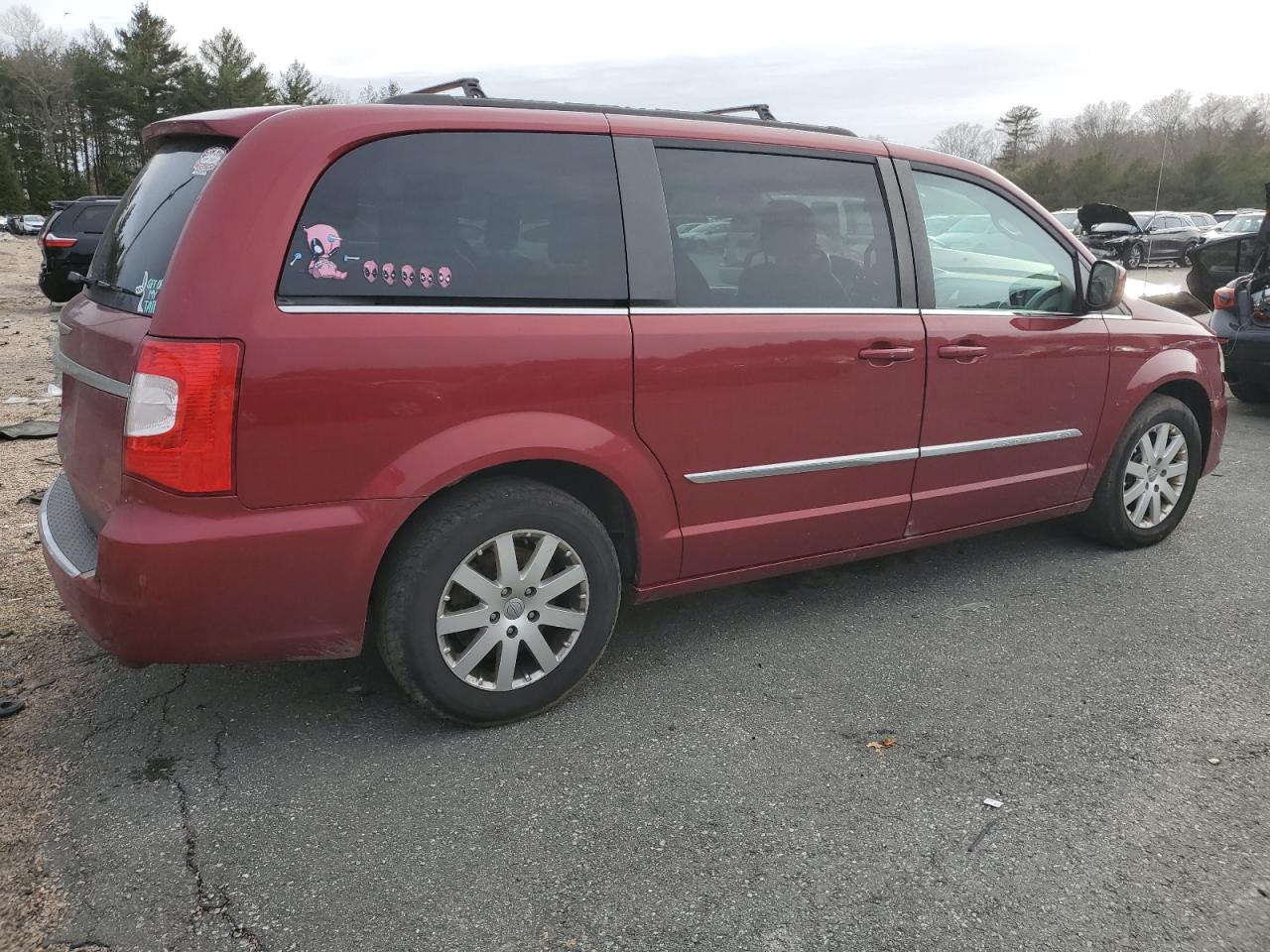 2016 Chrysler Town & Country - Image 3