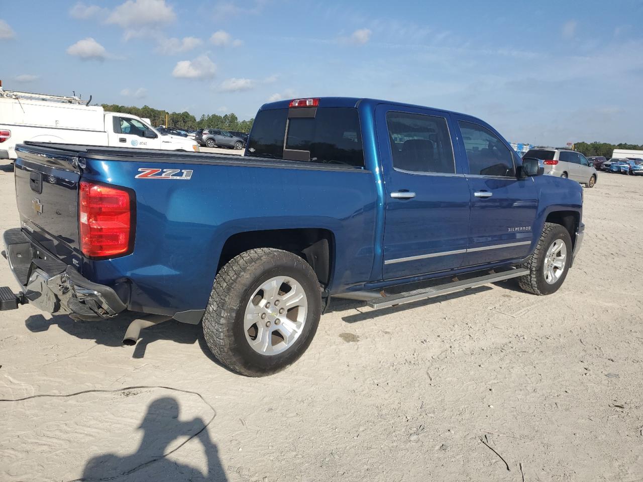 2015 Chevrolet Silverado - Image 3