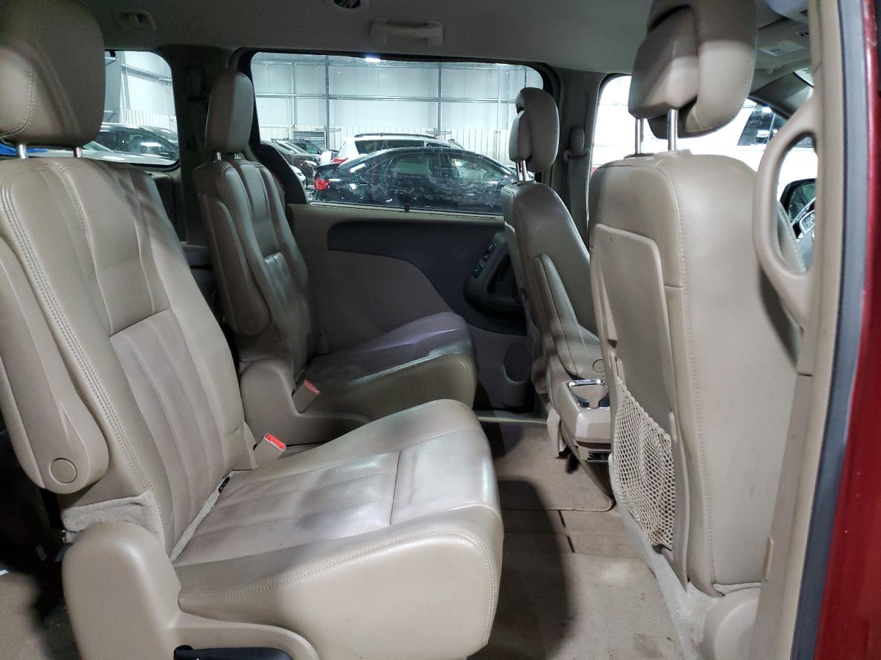 2013 Chrysler Town & Country - Image 11
