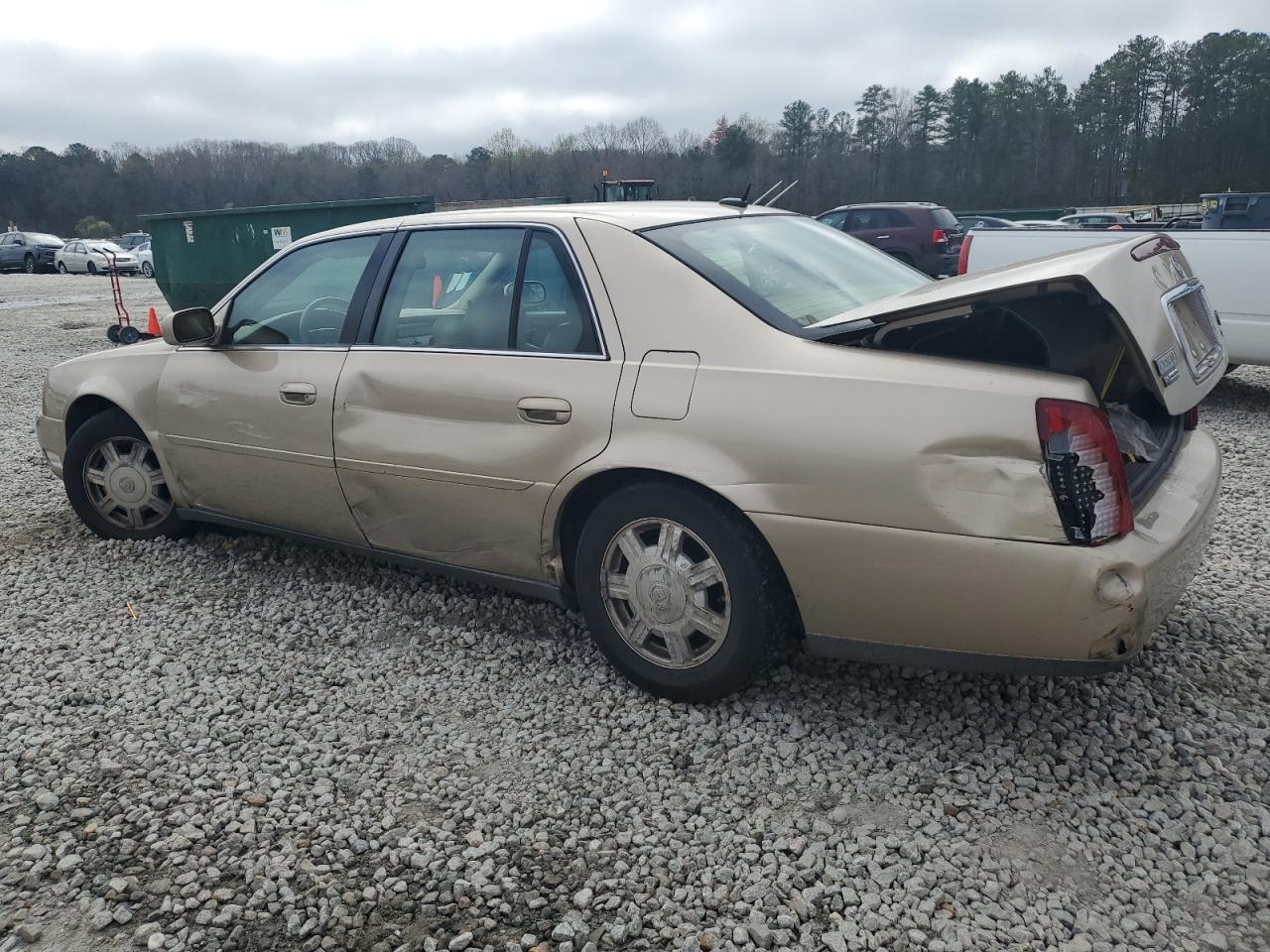 2005 Cadillac De Ville - Image 2