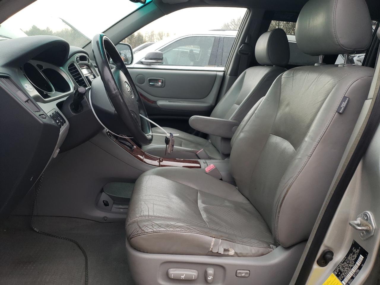 2004 Toyota Highlander - Image 7