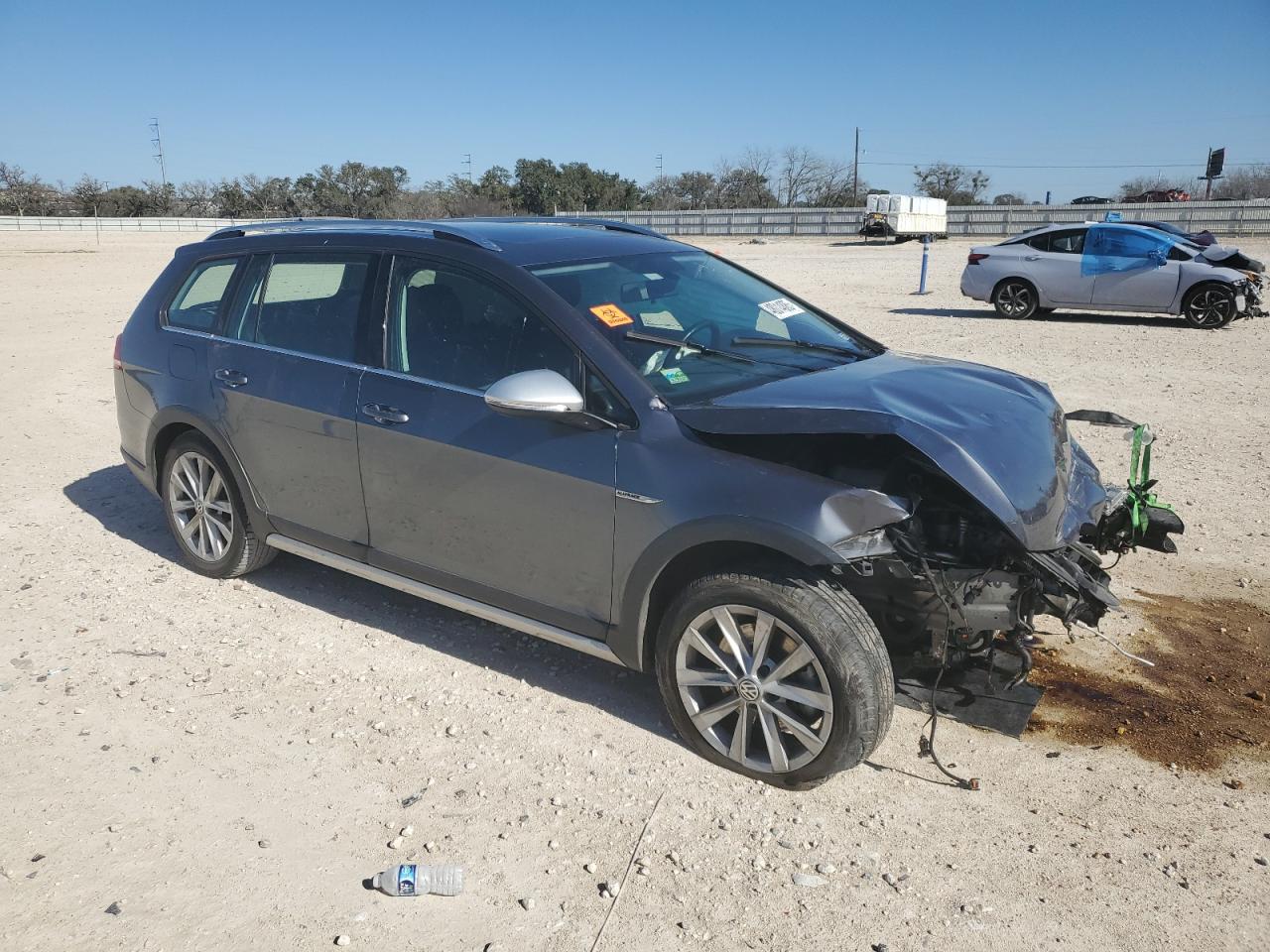 2017 Volkswagen Golf - Image 4