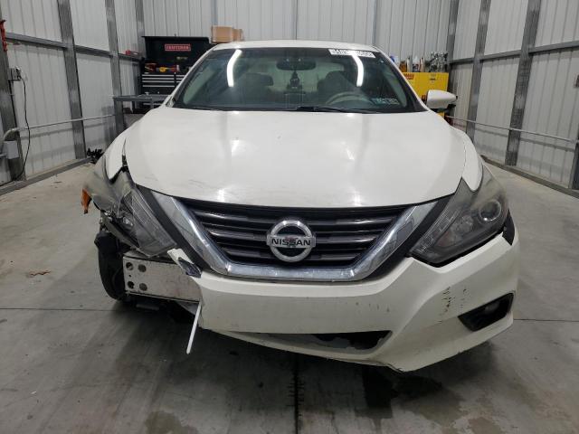 Sedans NISSAN ALTIMA 2016 Biały