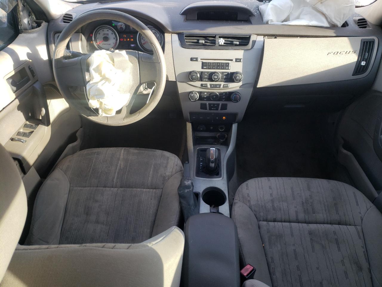 2010 Ford Focus - Image 8