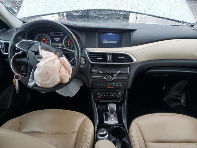  INFINITI QX30 2018 Серебристый