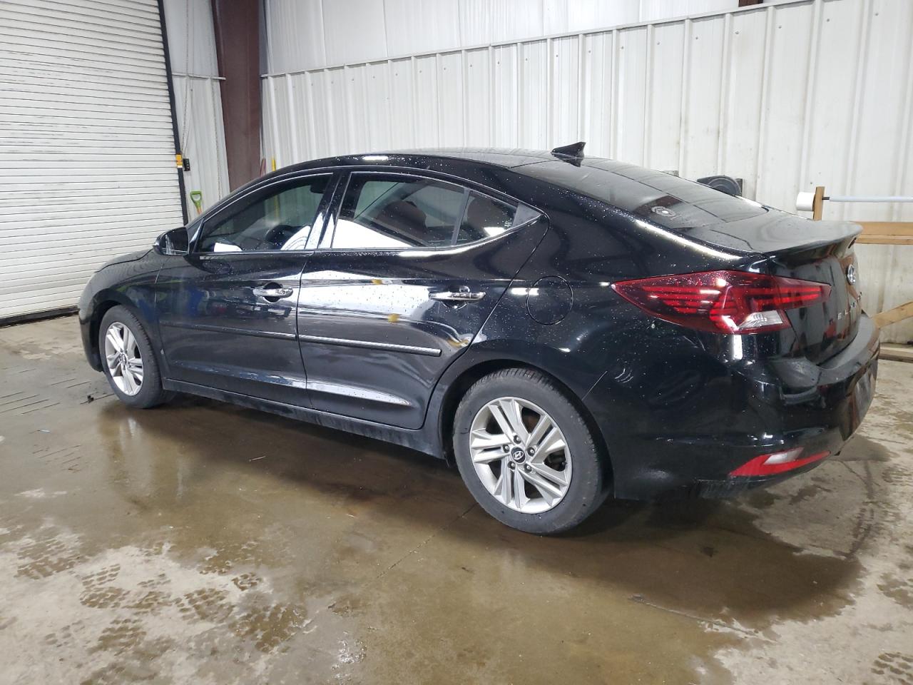 2019 Hyundai Elantra - Image 2