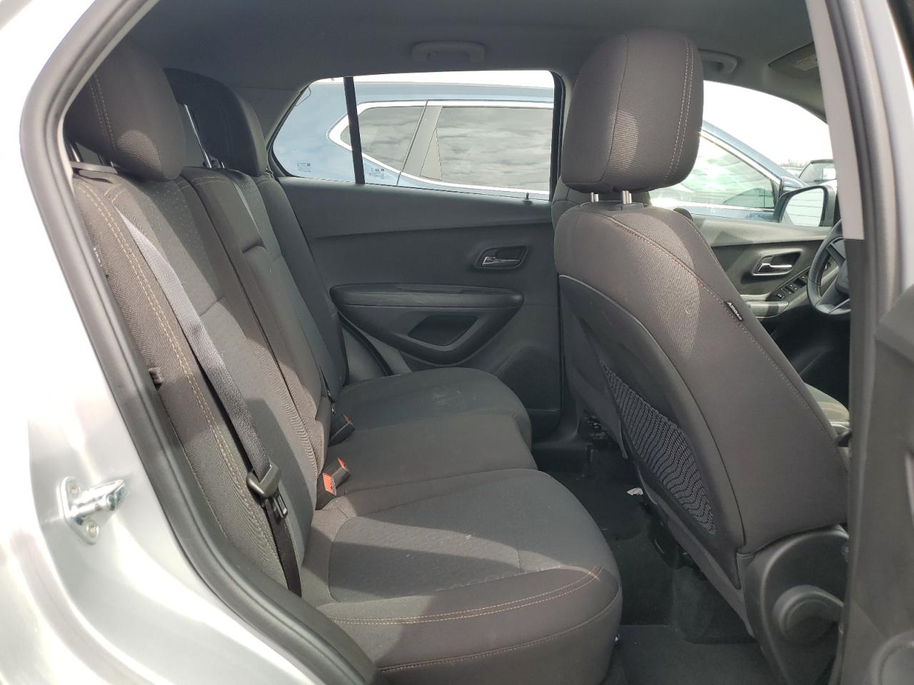2020 Chevrolet Trax - Image 10