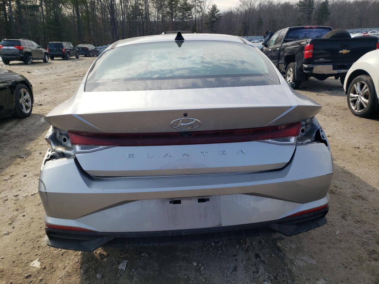 2022 Hyundai Elantra - Image 6