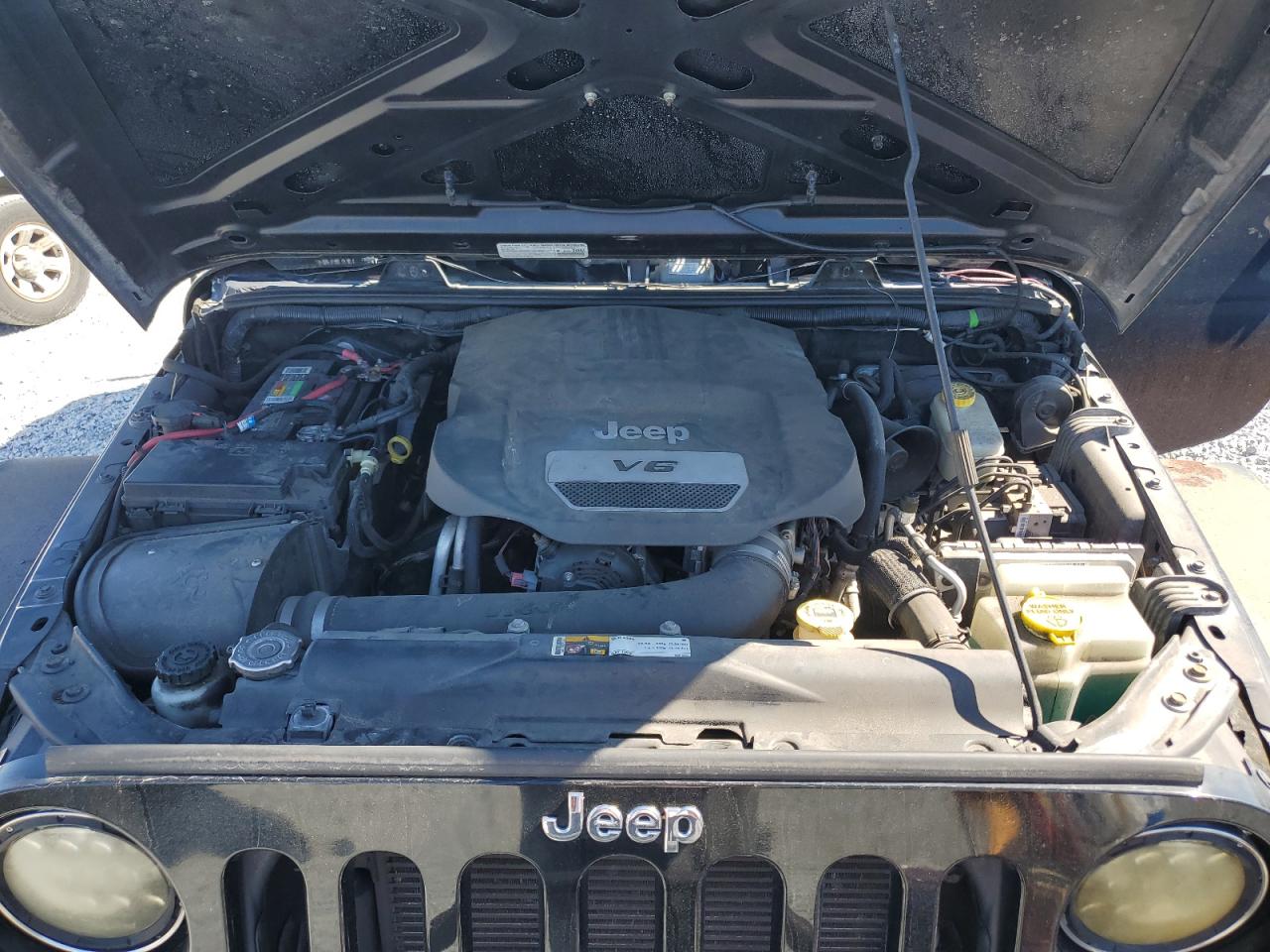 2014 Jeep Wrangler - Image 12