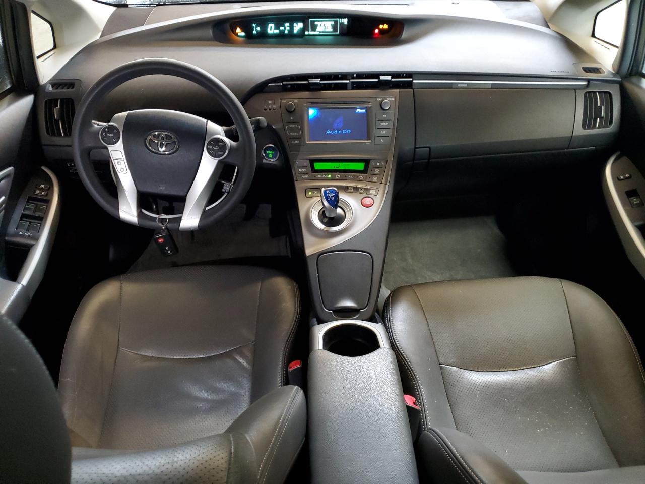 2013 Toyota Prius - Image 8
