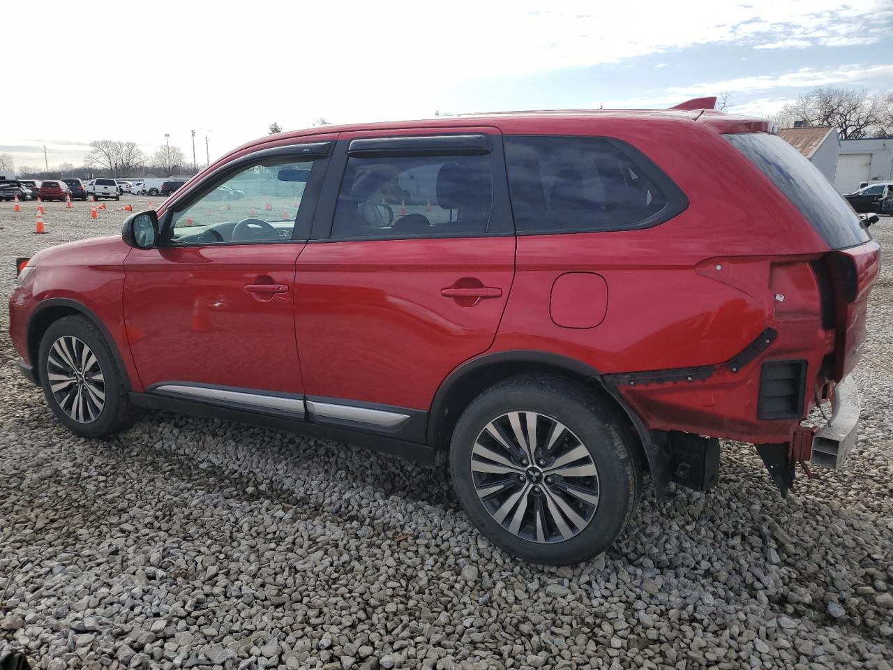 2020 Mitsubishi Outlander - Image 2