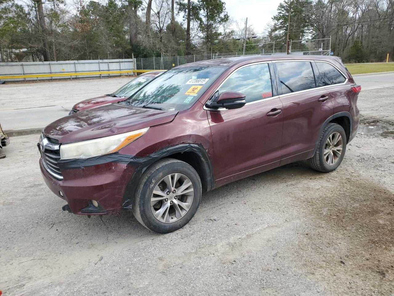2015 Toyota Highlander - Image 1