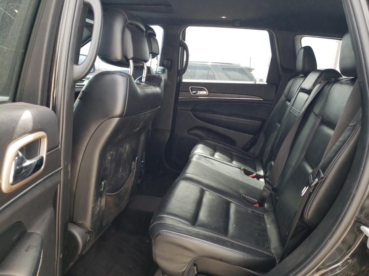 2017 Jeep Grand Cherokee - Image 12