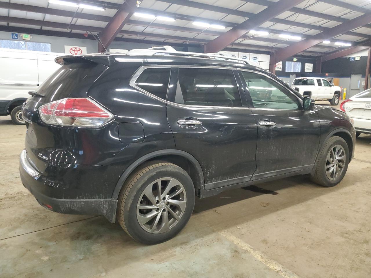 2015 Nissan Rogue - Image 3