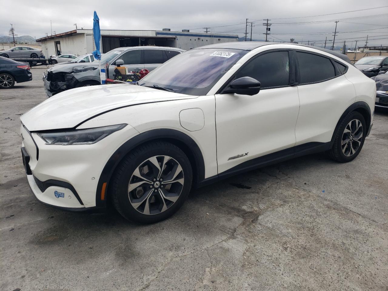 2021 Ford Mustang Mach-E Premium for Sale in Sun Valley, CA - Front End