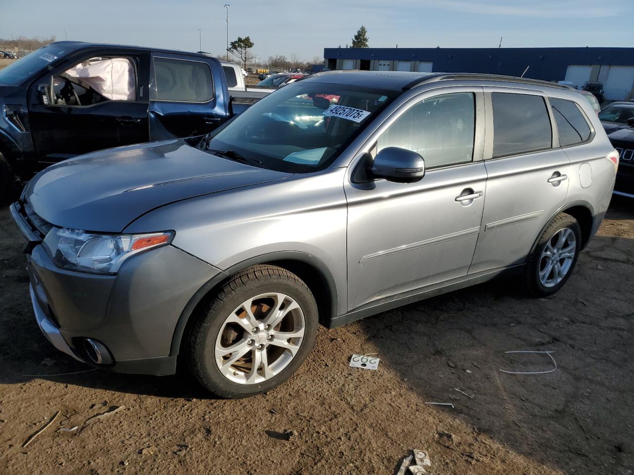 2015 Mitsubishi Outlander - Image 1