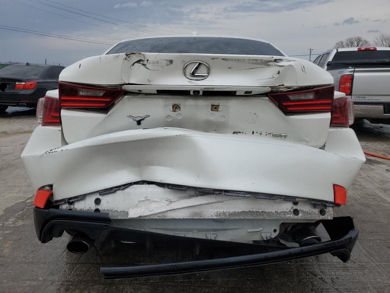 2014 Lexus IS - Image 6