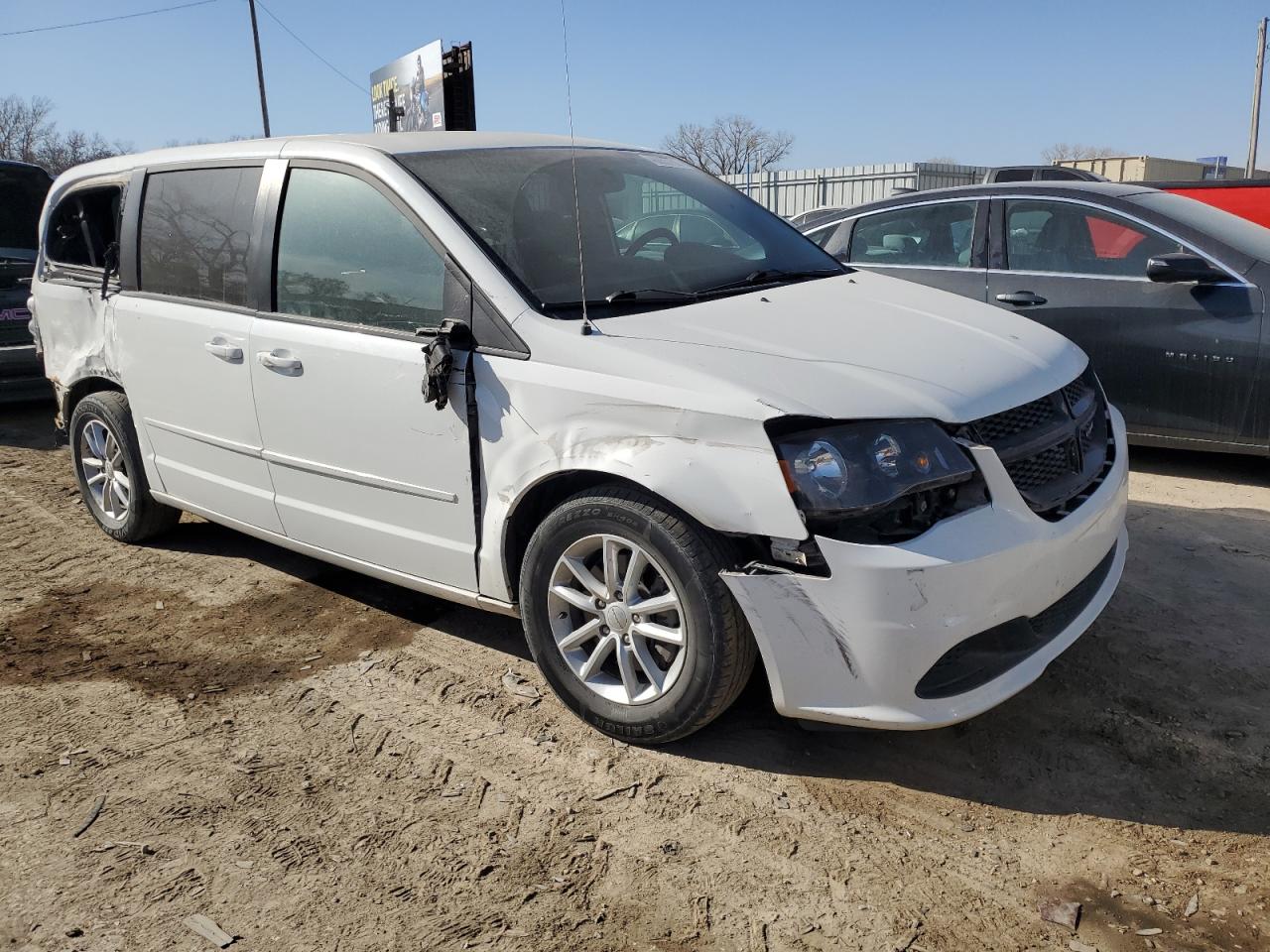 2017 Dodge Caravan - Image 4