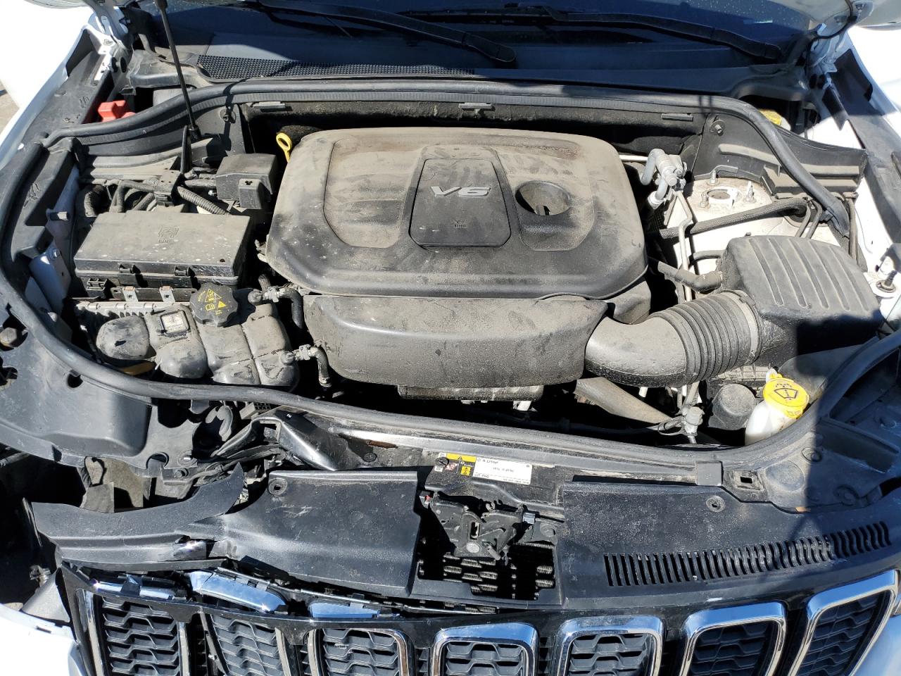 2017 Jeep Grand Cherokee - Image 11