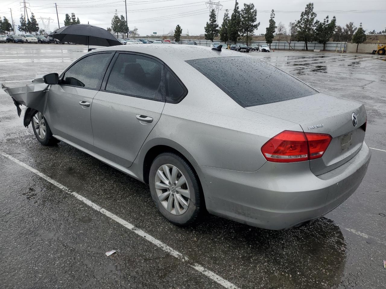 2014 Volkswagen Passat - Image 2