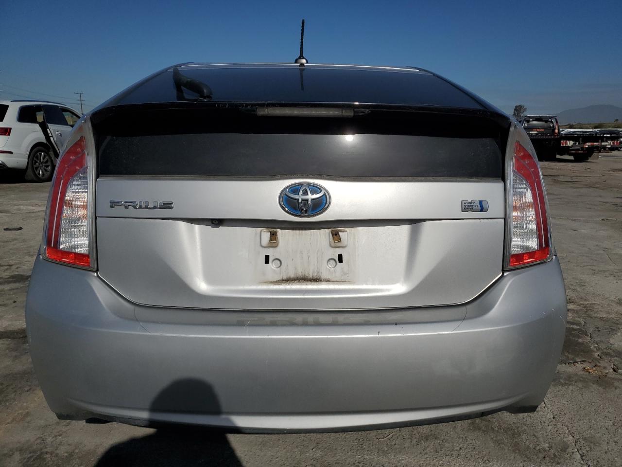 2014 Toyota Prius - Image 6