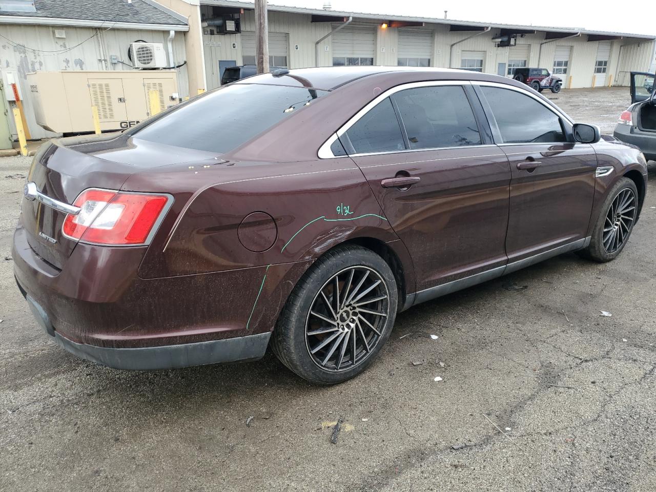 2010 Ford Taurus - Image 3