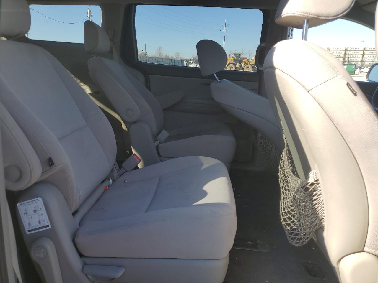 kndmb5c19f6020671 KNDMB5C19F6020671 2015 Kia Sedona Lx