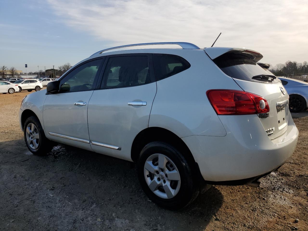 2015 Nissan Rogue - Image 2