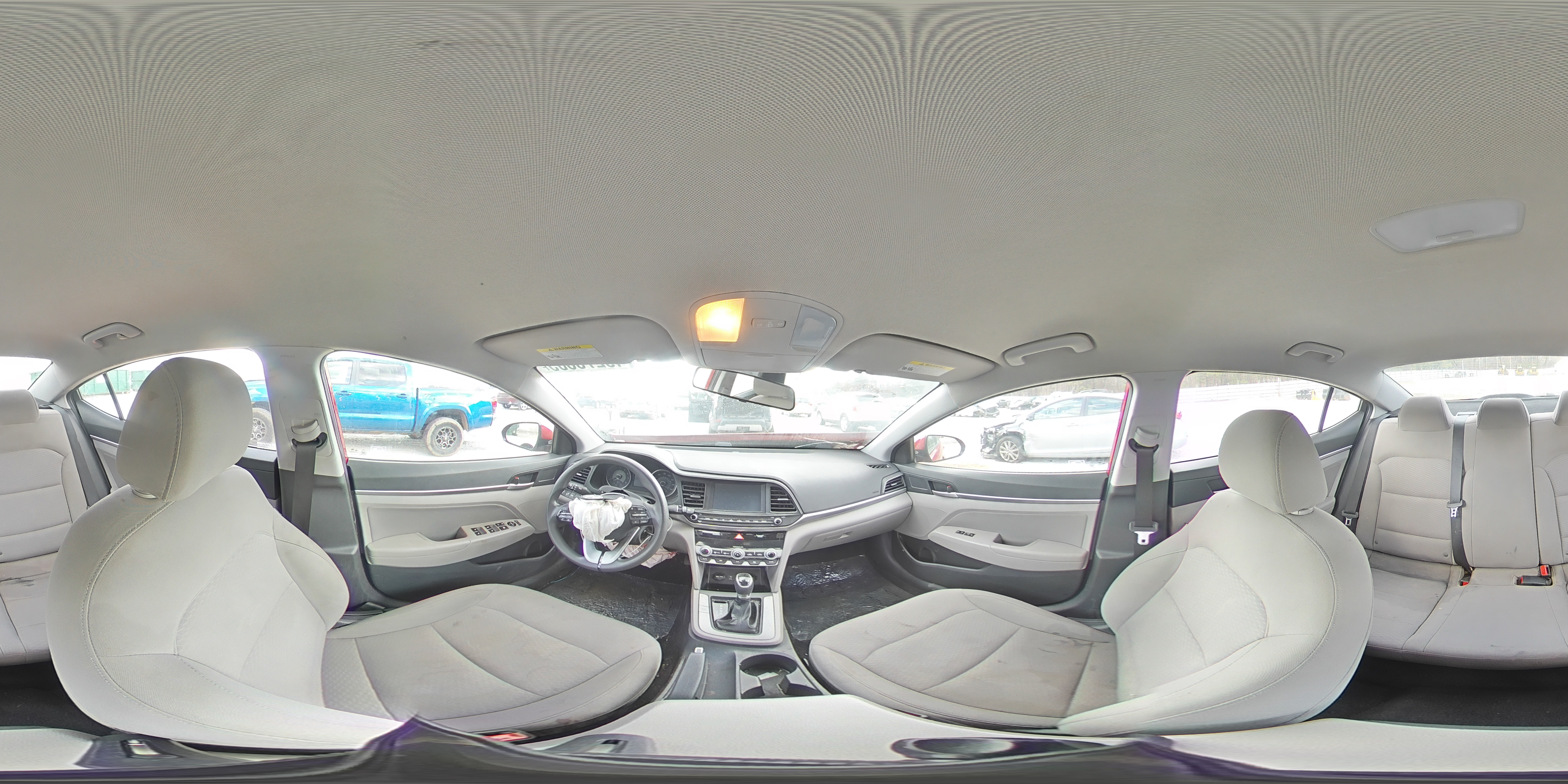 2020 Hyundai Elantra - Image 13