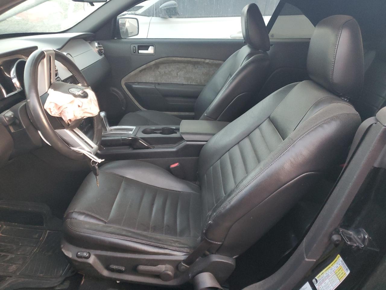 2006 Ford Mustang - Image 7