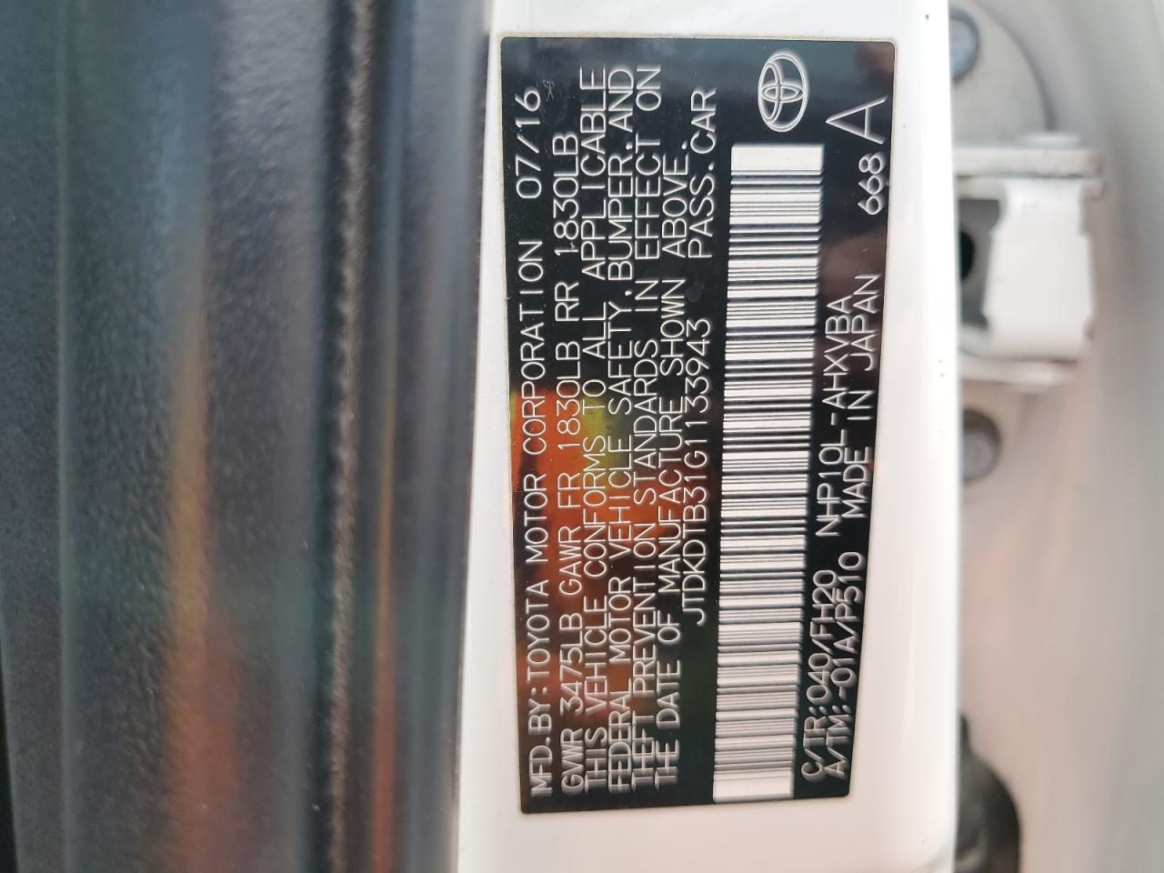 2016 Toyota Prius - Image 14
