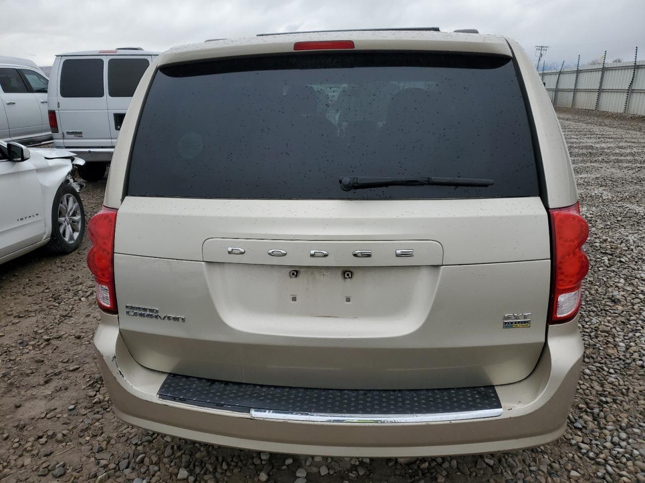 2015 Dodge Caravan - Image 6