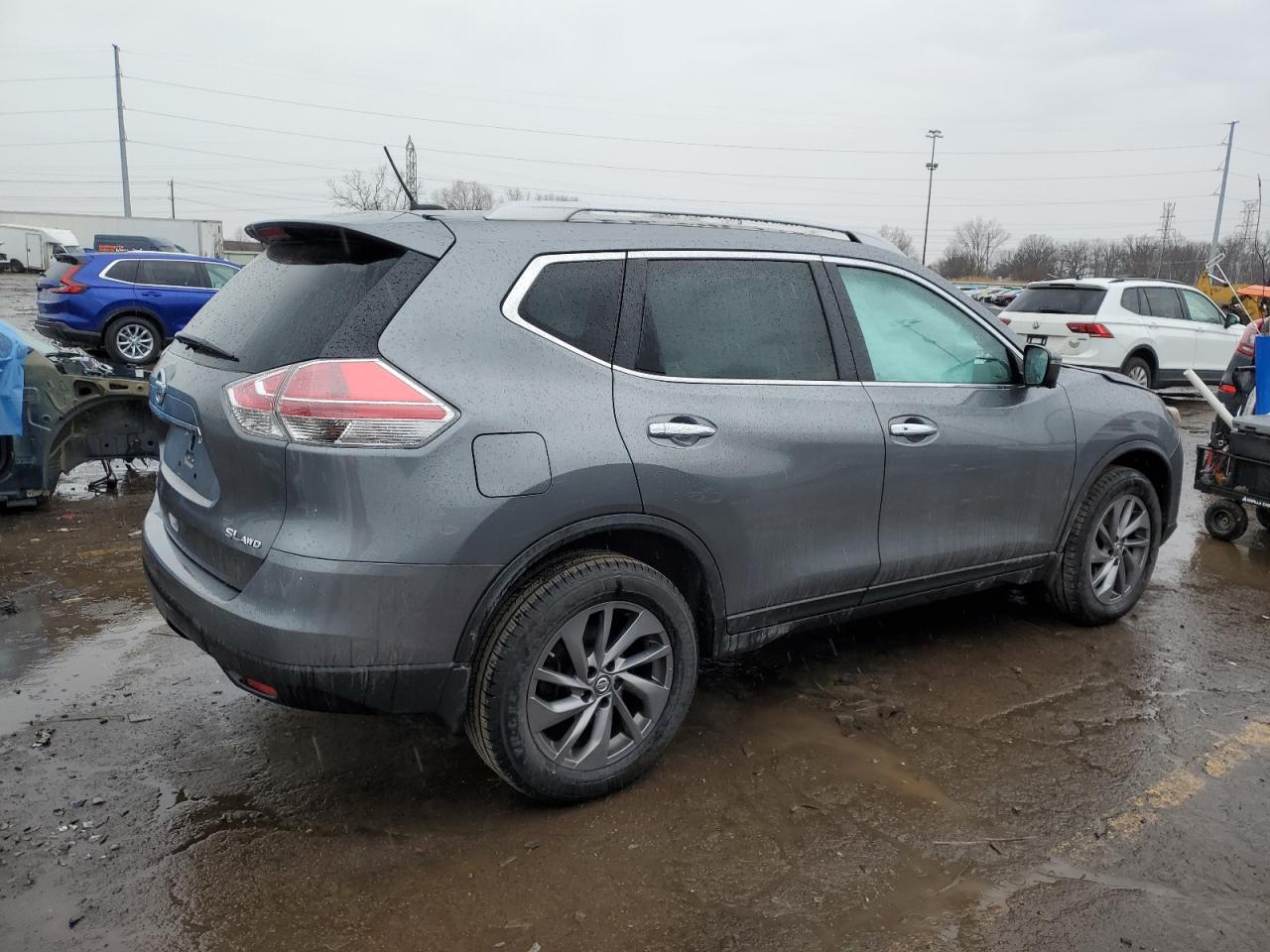 2016 Nissan Rogue - Image 3