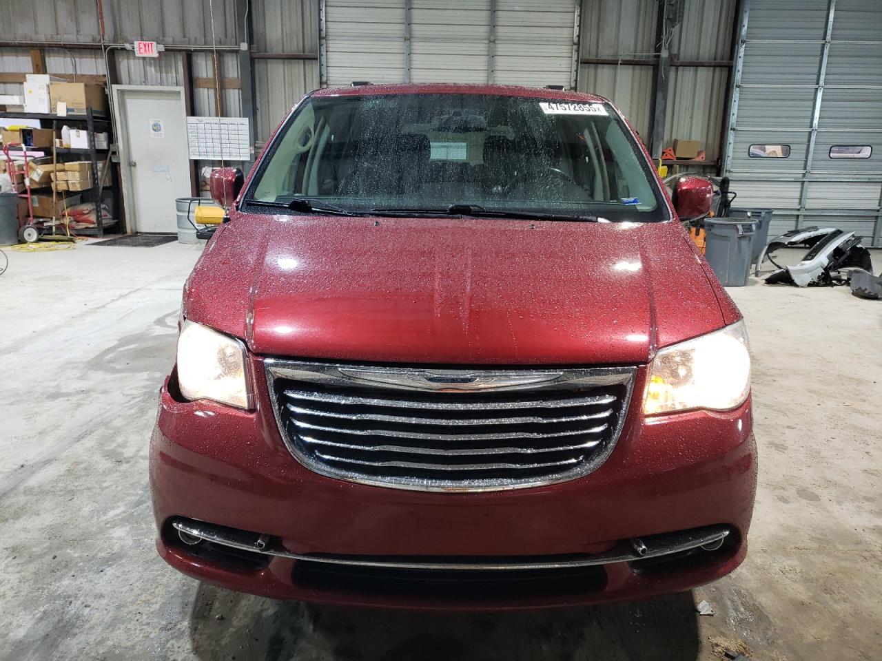 2013 Chrysler Town & Country - Image 5