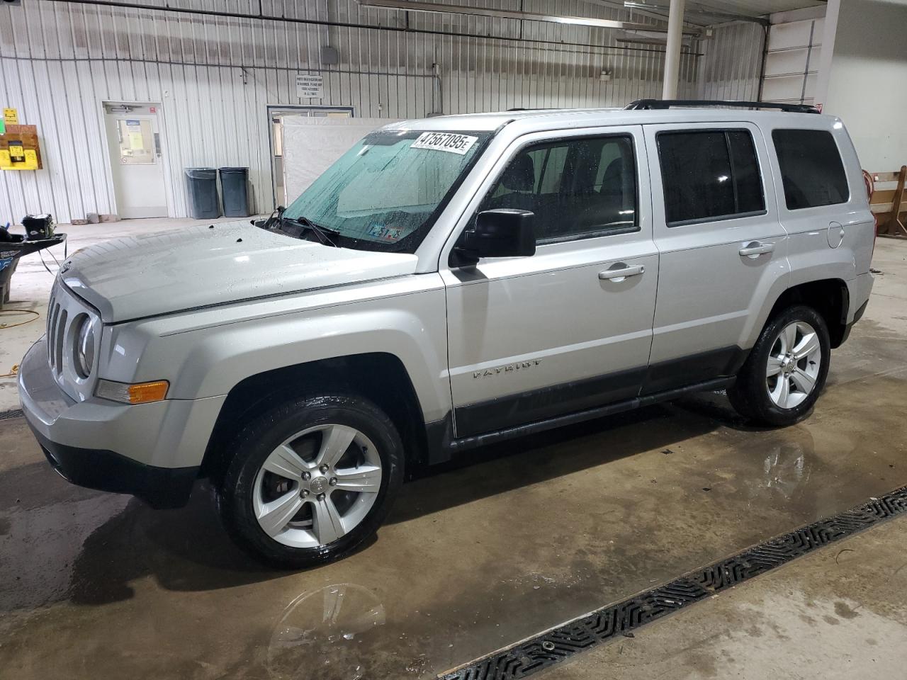 2013 Jeep Liberty (Patriot) - Image 1