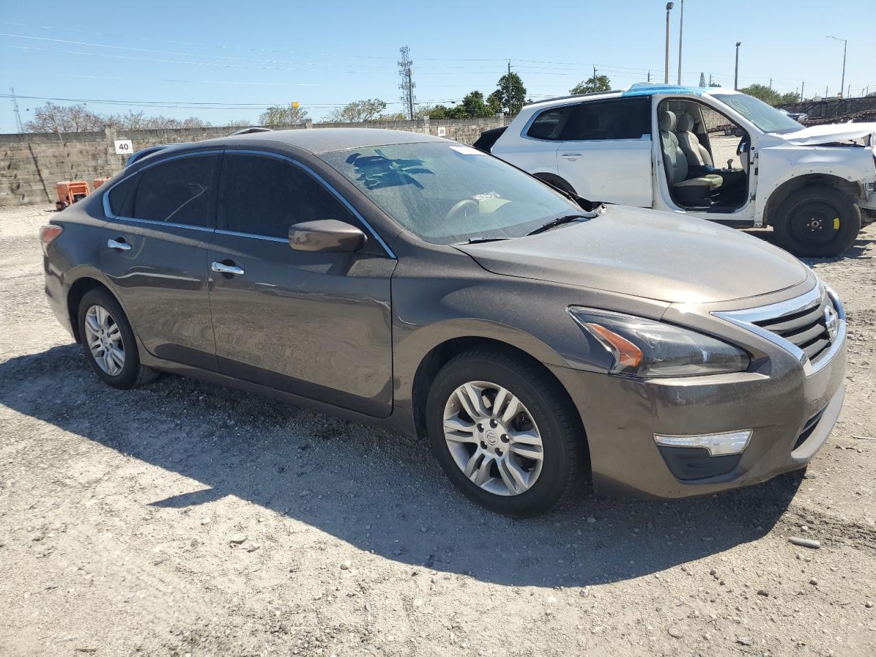 2015 Nissan Altima - Image 4