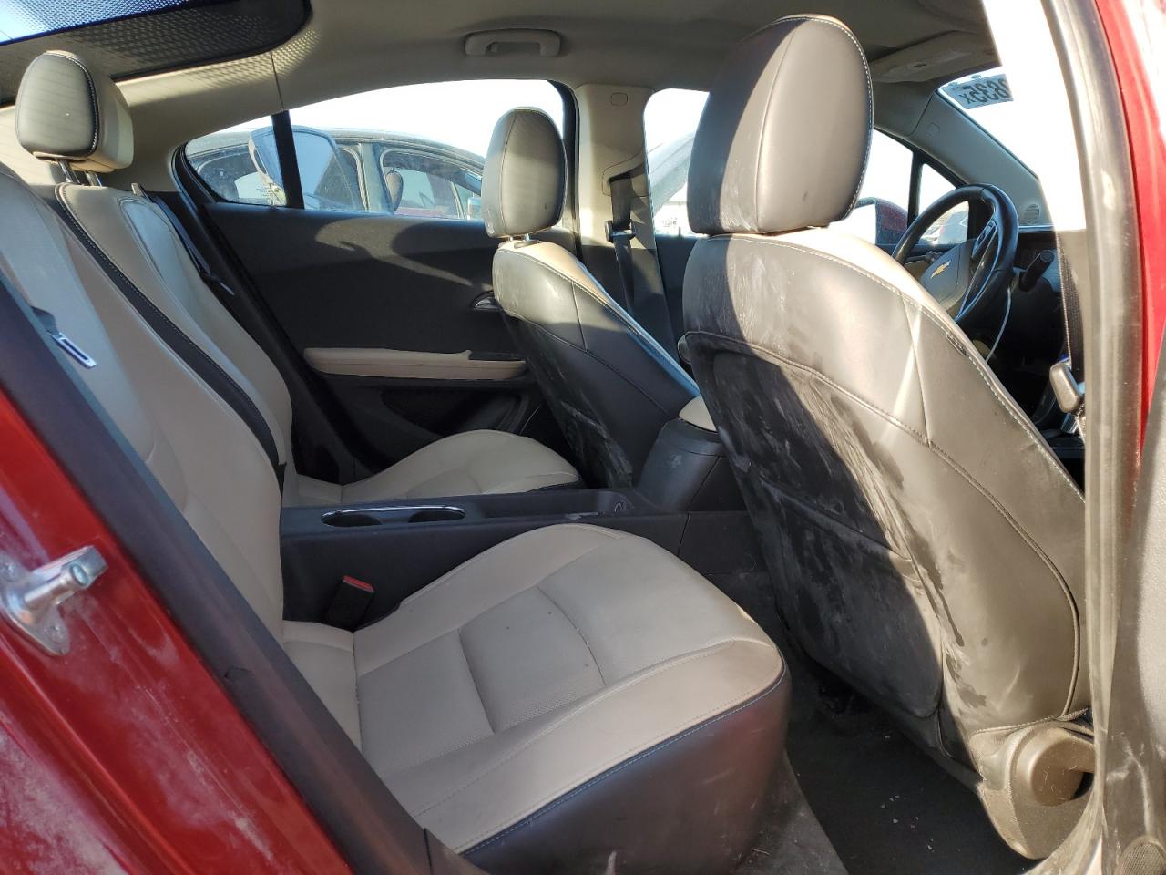 2012 Chevrolet Volt - Image 10