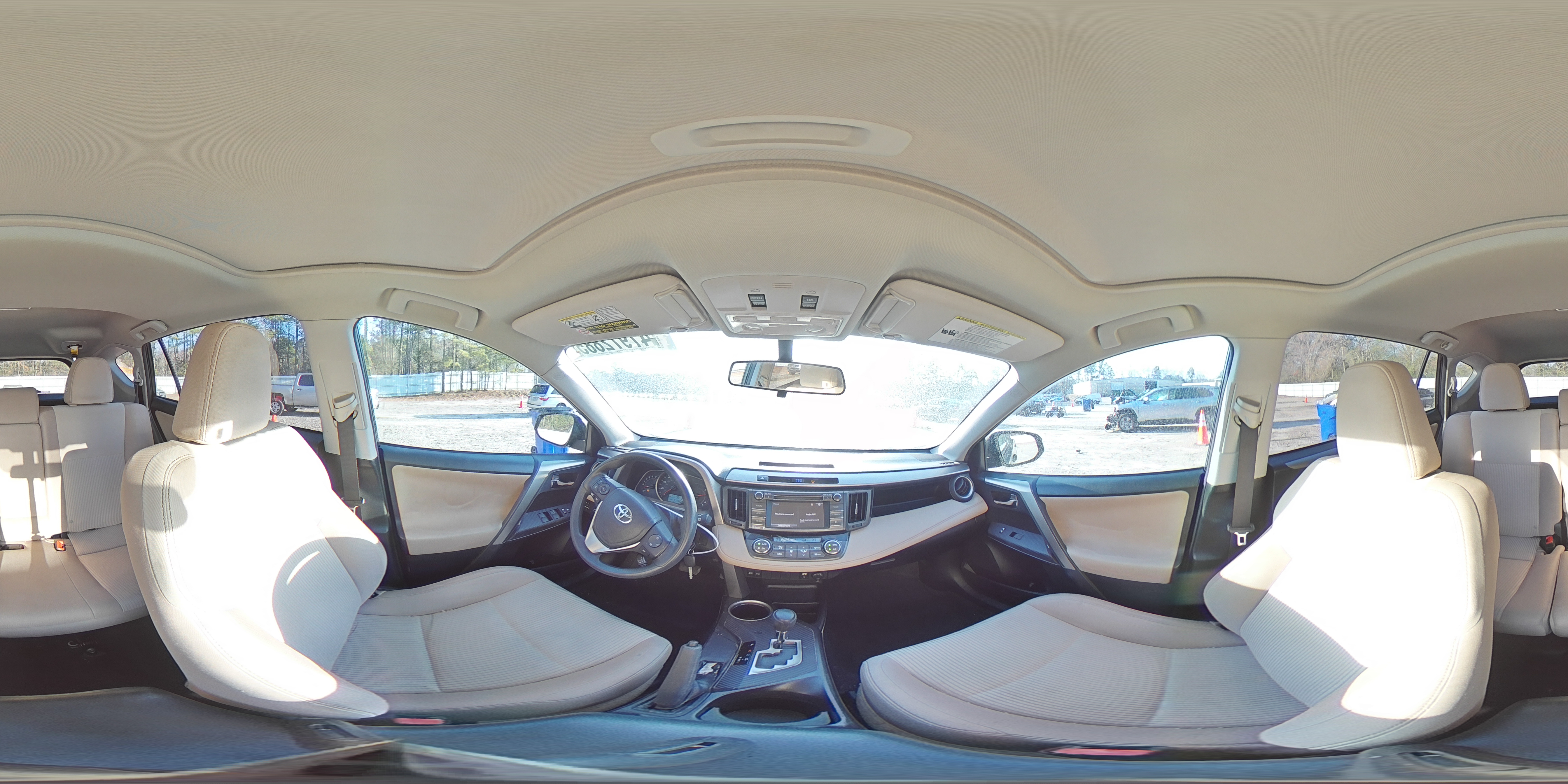 2015 Toyota RAV 4 - Image 13