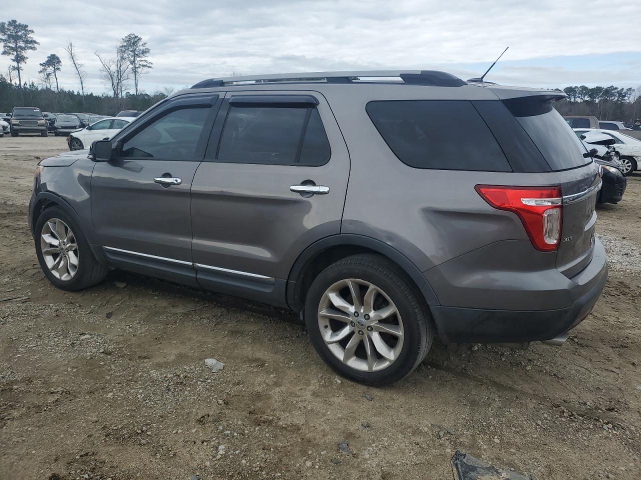2011 Ford Explorer - Image 2