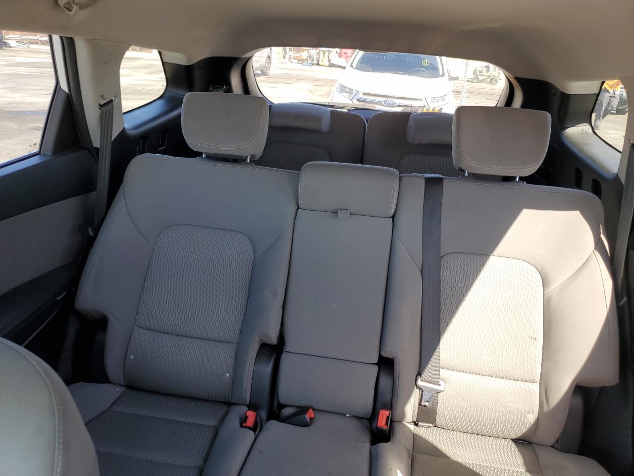 2017 Hyundai Santa Fe - Image 10