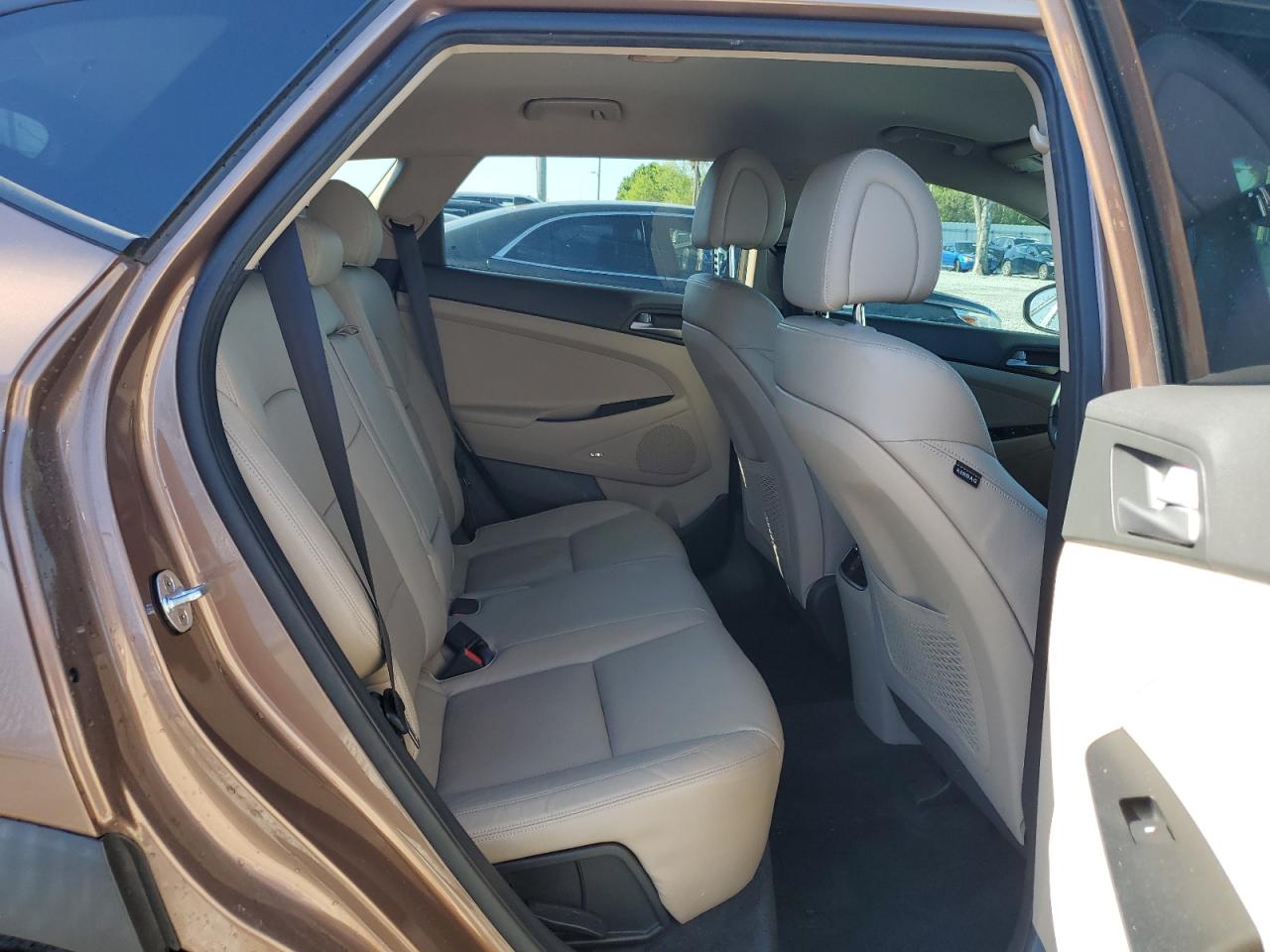 2017 Hyundai Tucson - Image 11