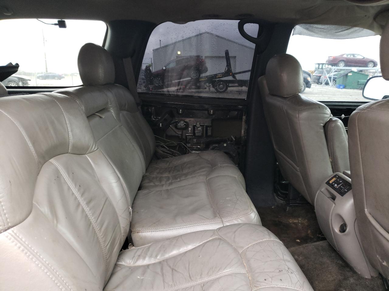 2001 Chevrolet Tahoe K1500 VIN: 1GNEK13T41R202324 Lot: 49880325